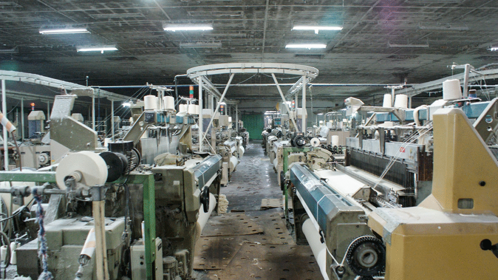 La industria cayó 5,7% en mayo arrastrada por el desplome de casi 20 puntos en textiles, prendas de vestir, cuero y calzado