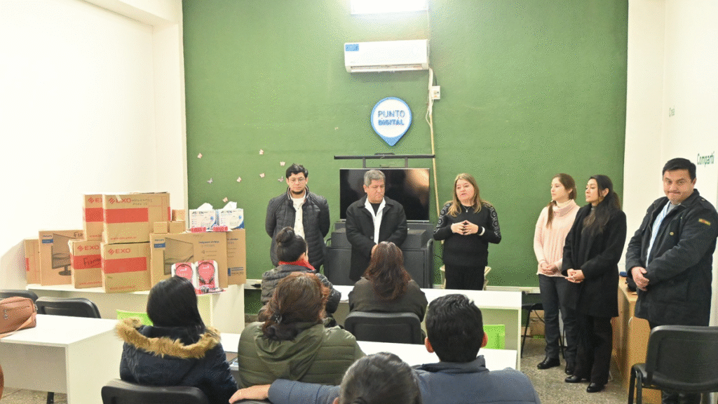 Capacitaron al personal de salud en Fiambalá y entregaron equipamiento para telemedicina