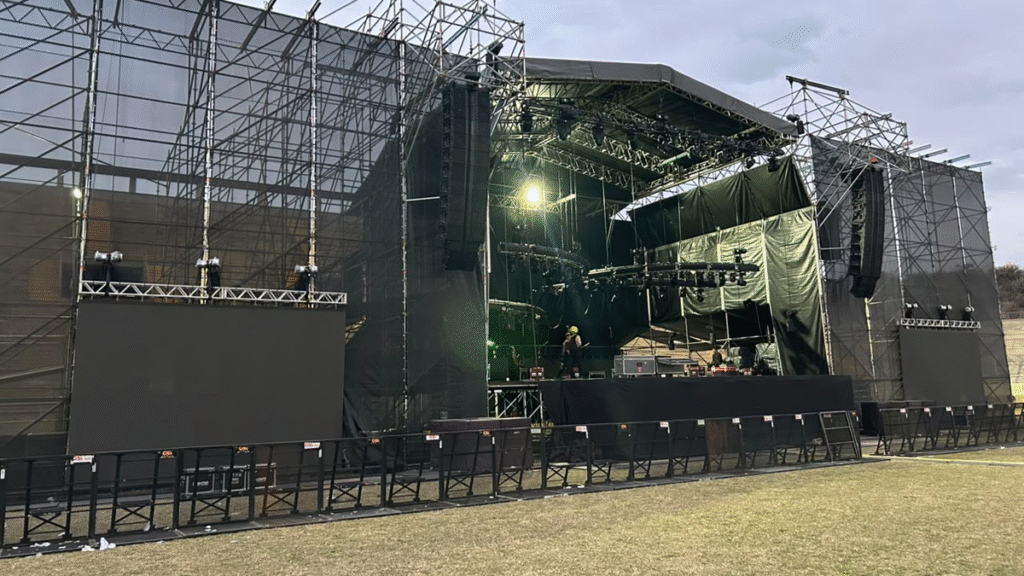 El Poncho Sunset se prepara en el estadio Bicentenario