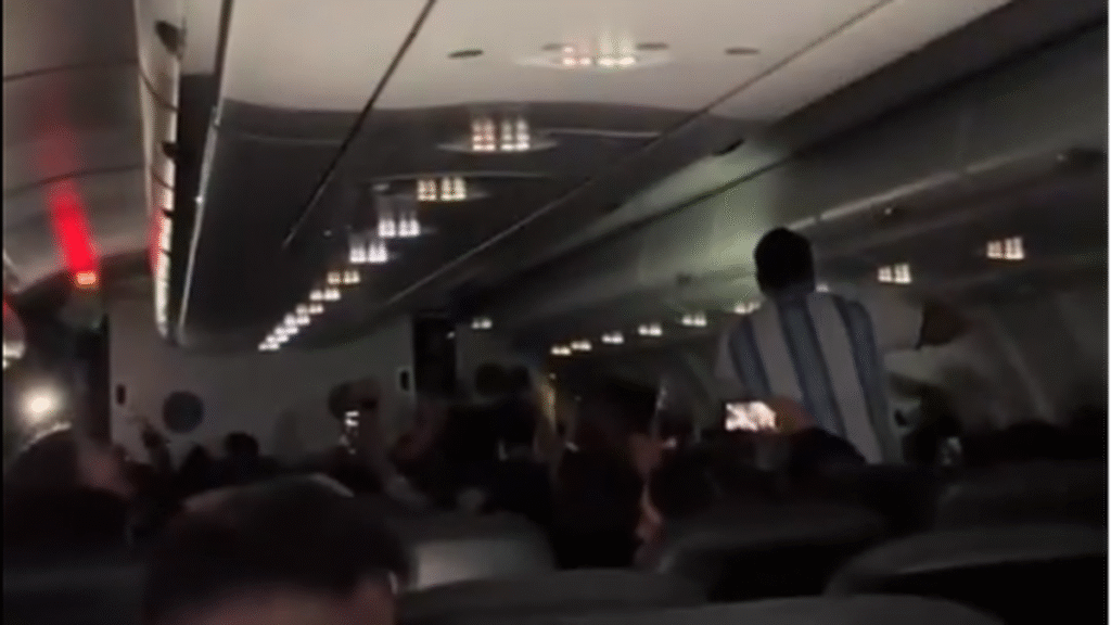 Piloto español hizo creer a pasajeros argentinos que habían ganado el Mundial y el video se volvió viral