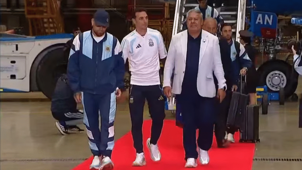 La Selección Argentina llegó a Ezeiza tras su participación en el Mundial