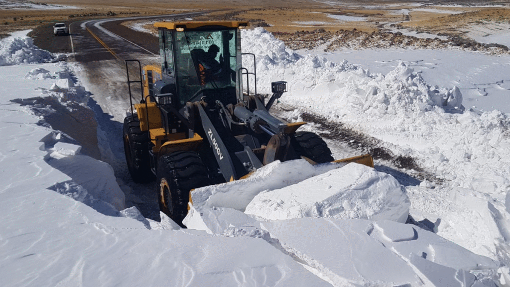 Comenzó el despeje de nieve en la Ruta Nacional 60 hacia el Paso de San Francisco