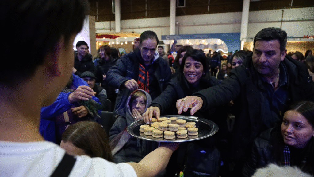 Los alfajores de algarroba fueron los protagonistas en la tarde de Poncho