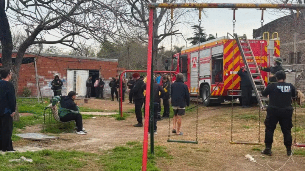 Incendio en una casa en Santa Fe: un nene de cuatro años murió y su hermano de 11 logró escapar