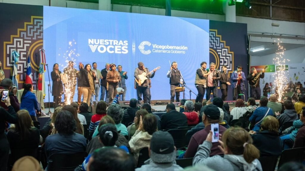 Música en vivo y entrega de material discográfico en una nueva edición de “Nuestras Voces en el Poncho”
