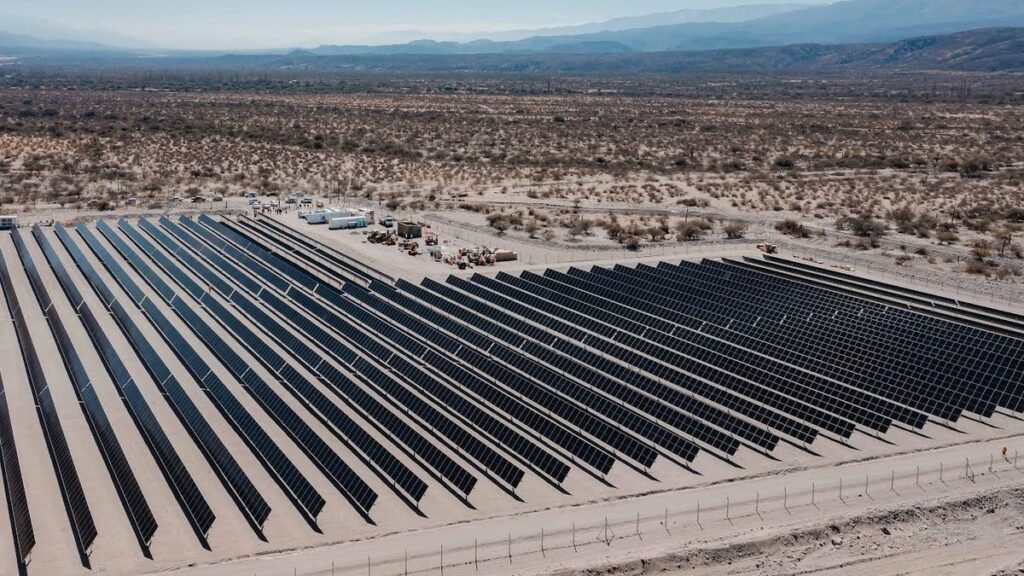 El Parque Solar de Ampajango tiene un avance del 80% y estará listo en pocas semanas