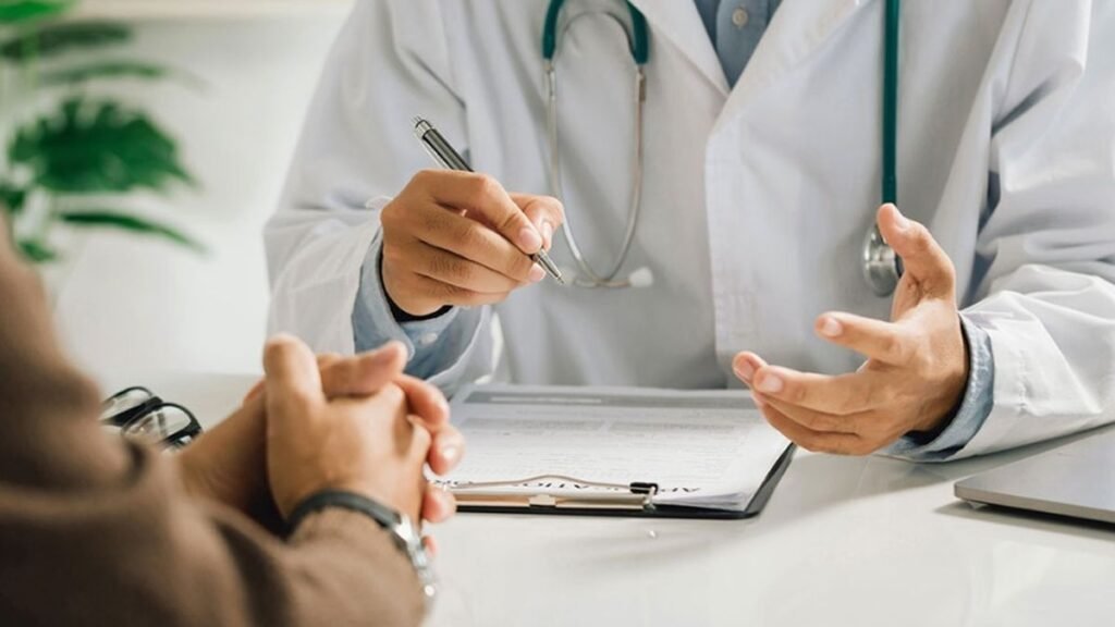 Hospitales públicos absorben más de un millón de expulsados de obras sociales