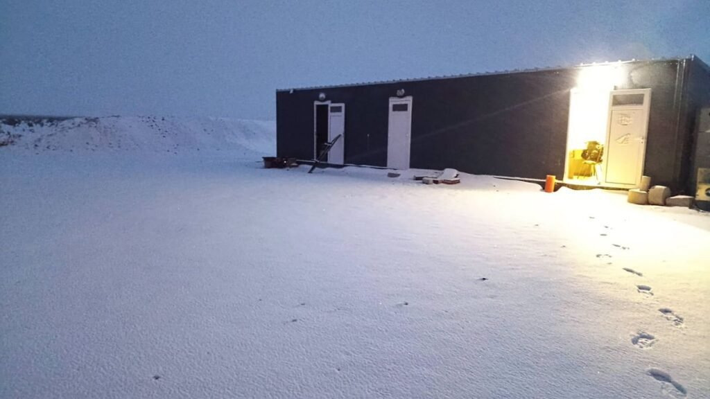 Nevadas y lluvias mantienen restricciones en la cordillera