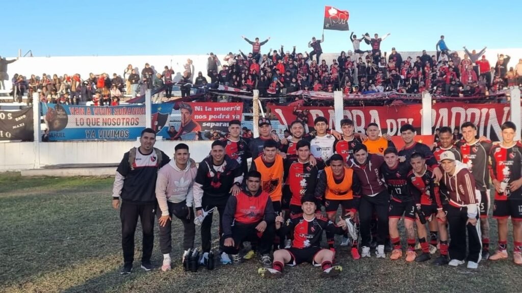 Defensores de Esquiú y  San Martín van por el título
