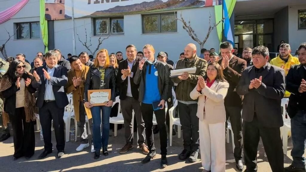 Olmos con el “Tinogasta de Plata”