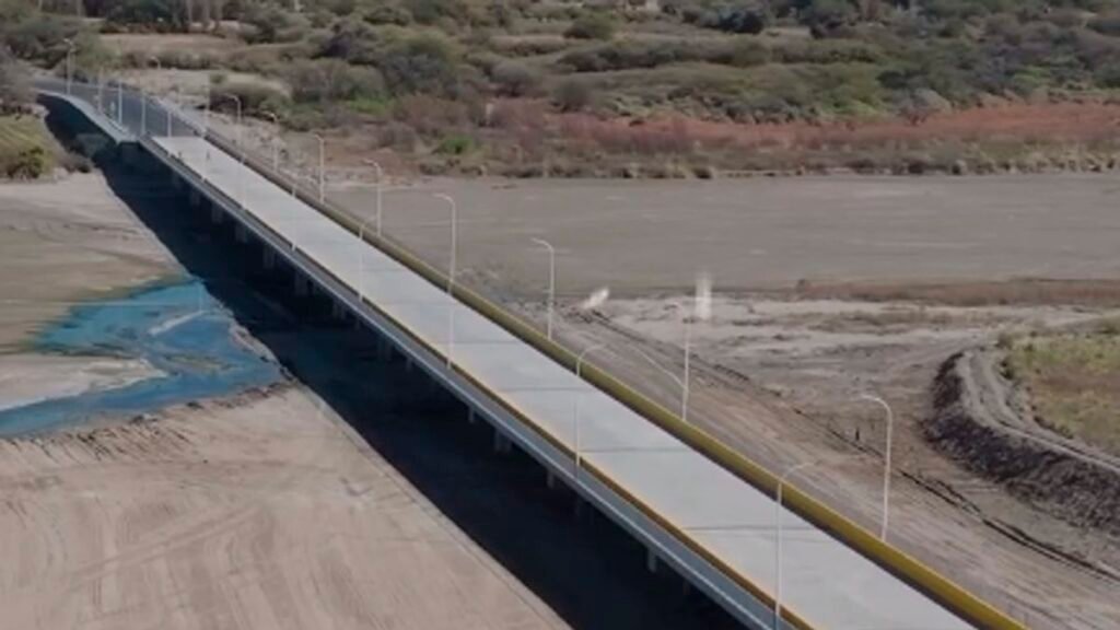 Inauguran el puente más largo del NOA