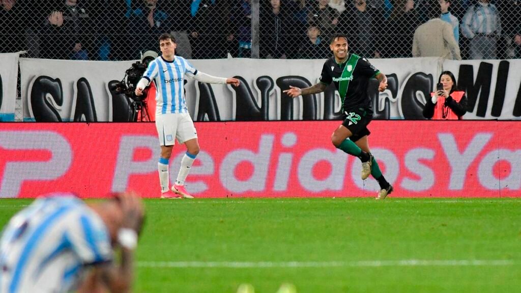 Racing perdió con Banfield y no logra levantar cabeza