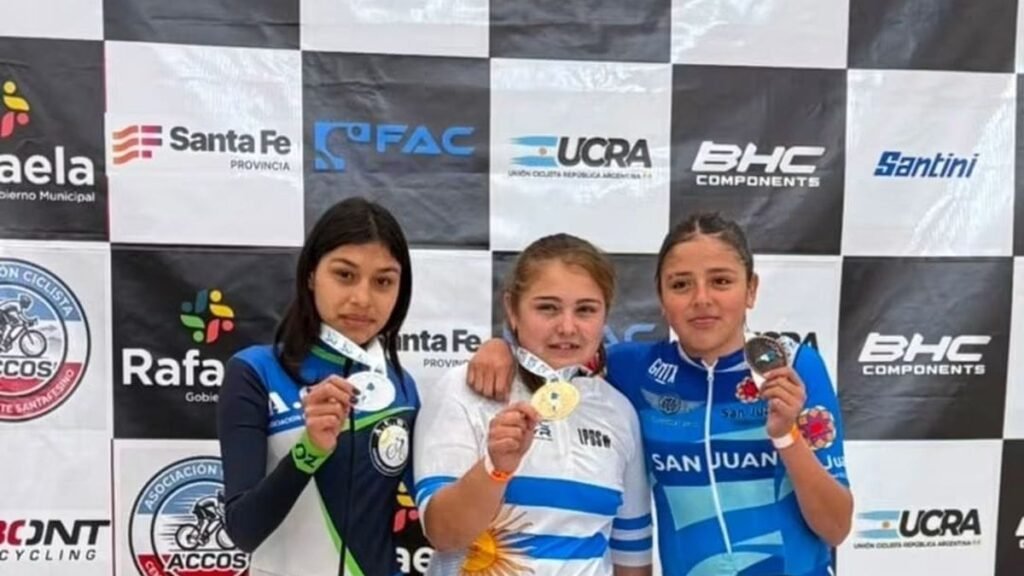 Zoe Sanduay con plata en Rafaela