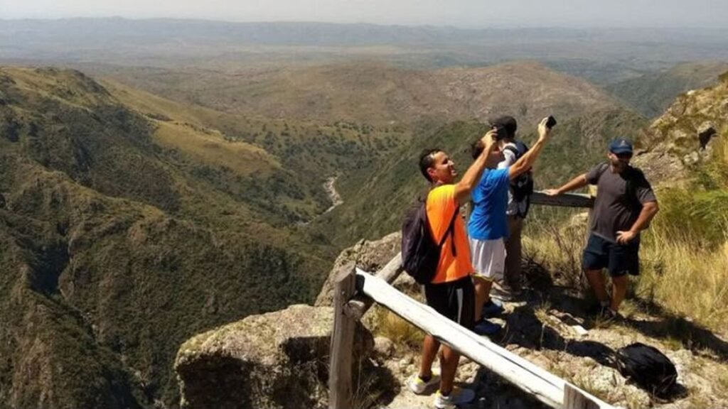 Más turistas, pero gastaron menos