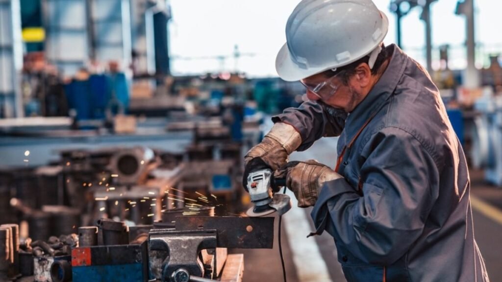 Pymes en alerta: la producción cayó 11% y se duplicaron los atrasos en los pagos