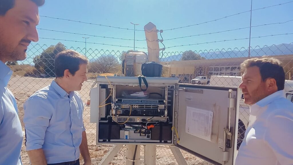 Finalizó la instalación de fibra óptica en Fiambalá Finalizó la instalación de fibra óptica en Fiambalá