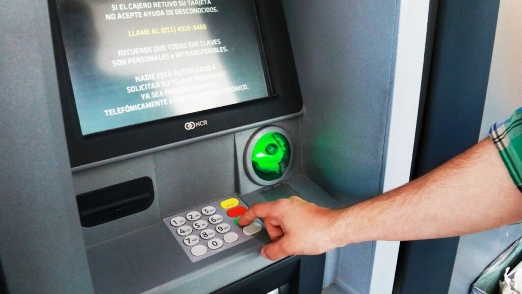 El 61% de los argentinos dice que sus ingresos se agotan antes del día 20