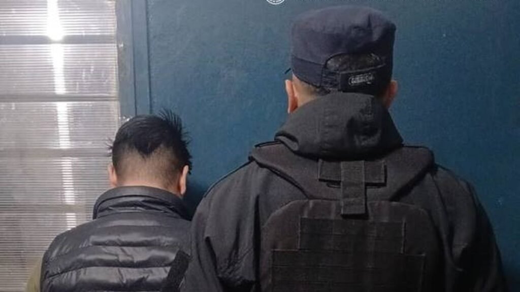 Agredió físicamente a su madre y terminó arrestado