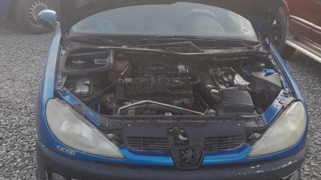 Se incendió un automóvil en el estacionamiento de La Gruta Virgen del Valle