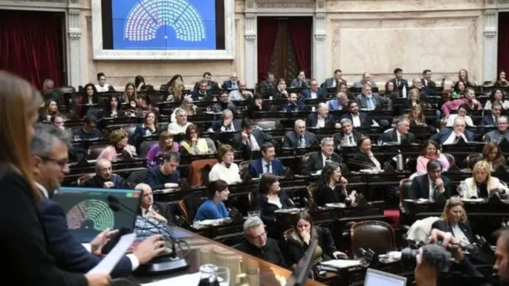 Diputados debate en el recinto la Ley de Inocencia Fiscal