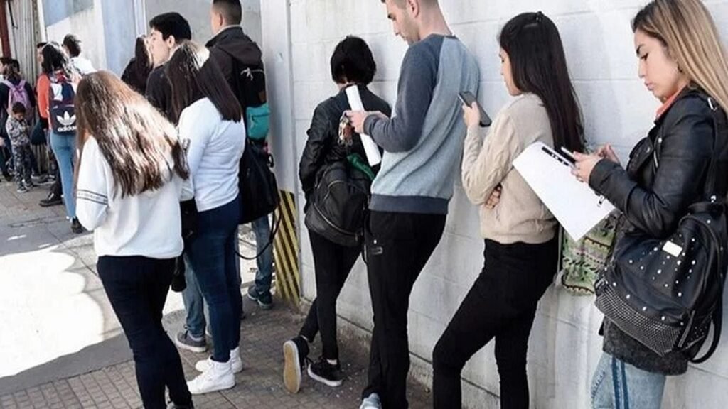 Precarizados, baratos y descartables: el auge del Trabajador Basura en la era Milei