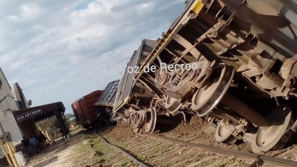 Descarrilaron siete vagones de un tren de carga a 10 kilómetros de Recreo
