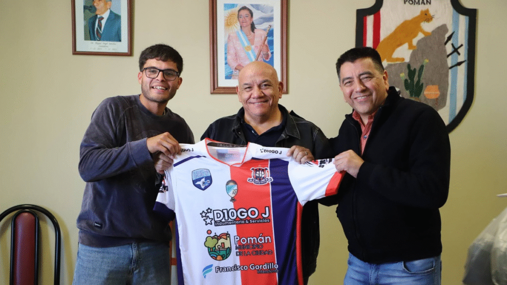 San Lorenzo de Pomán presentó su nueva camiseta y se prepara para el debut en el Federal San Lorenzo de Pomán presentó su nueva camiseta y se prepara para el debut en el Federal