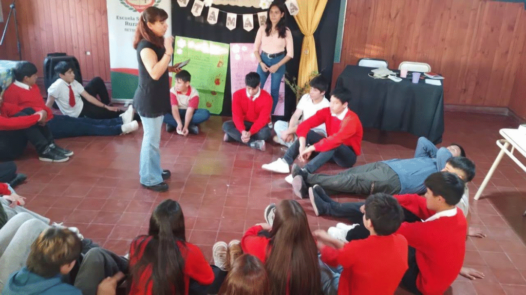 El Grupo Literario Tantanakuy participó de una jornada de lectura en una escuela de Retiro de Colana El Grupo Literario Tantanakuy participó de una jornada de lectura en una escuela de Retiro de Colana