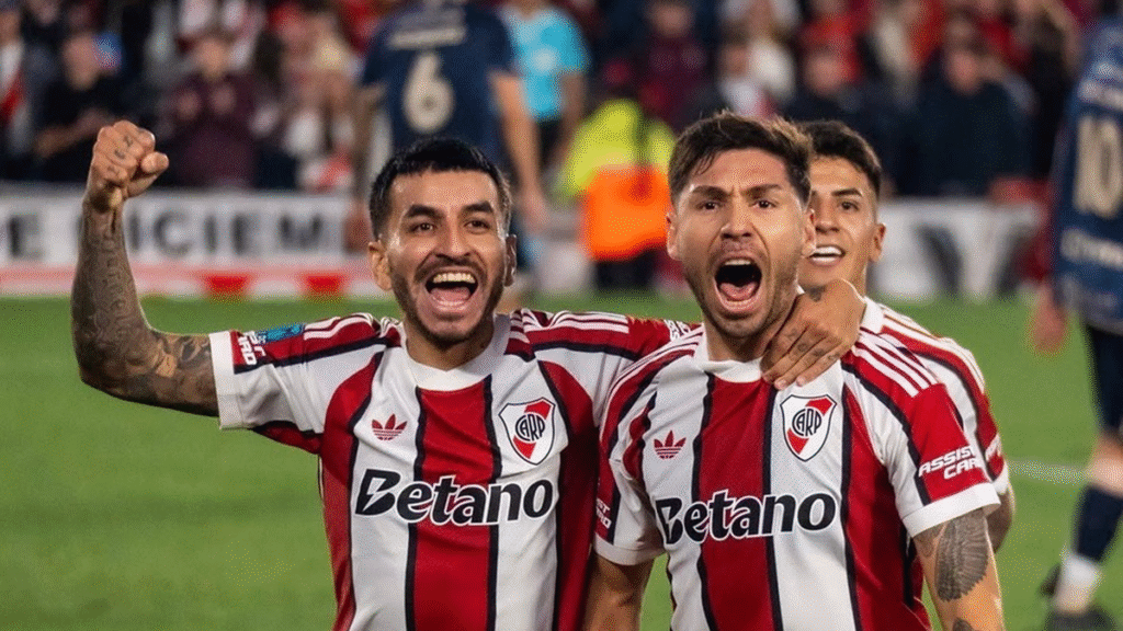 River venció a Argentinos Juniors en el Monumental y consiguió su primer triunfo en el torneo