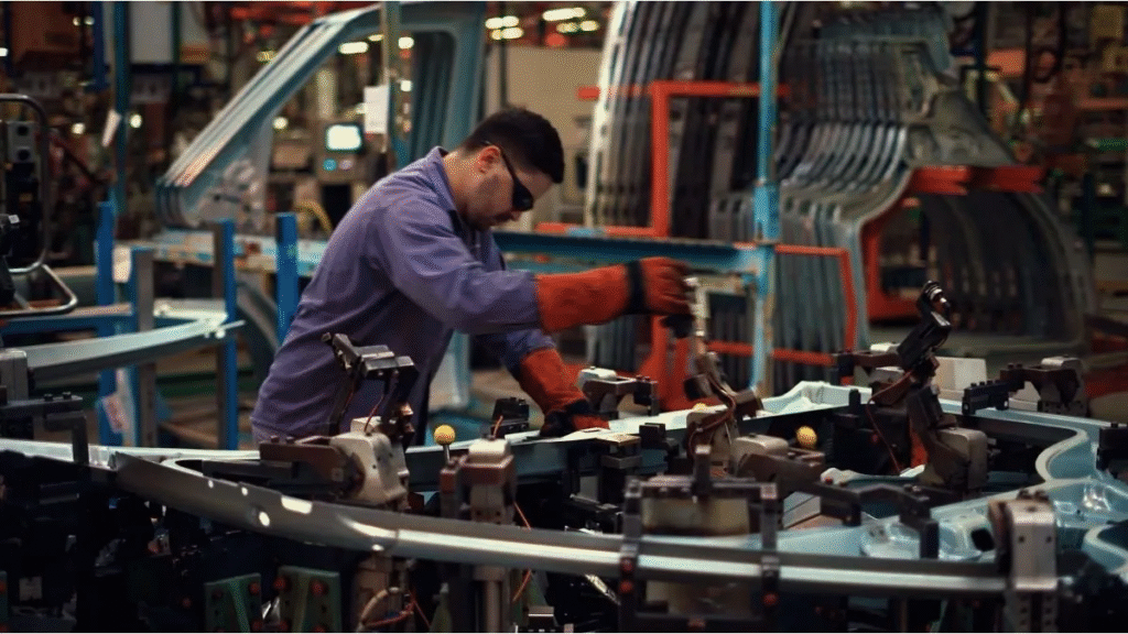 La industria lidera la caída del empleo formal y hablan de una situación de “extrema fragilidad”