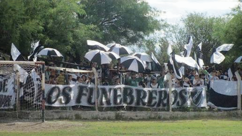Jorge Newbery pidió disculpas tras la ofensiva bandera en contra de San Lorenzo Jorge Newbery pidió disculpas tras la ofensiva bandera en contra de San Lorenzo