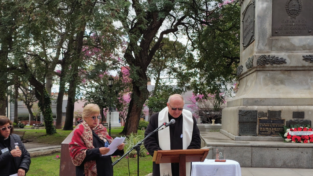 El Obispo resaltó la figura del Gral. San Martín en la invocación religiosa del acto en su homenaje