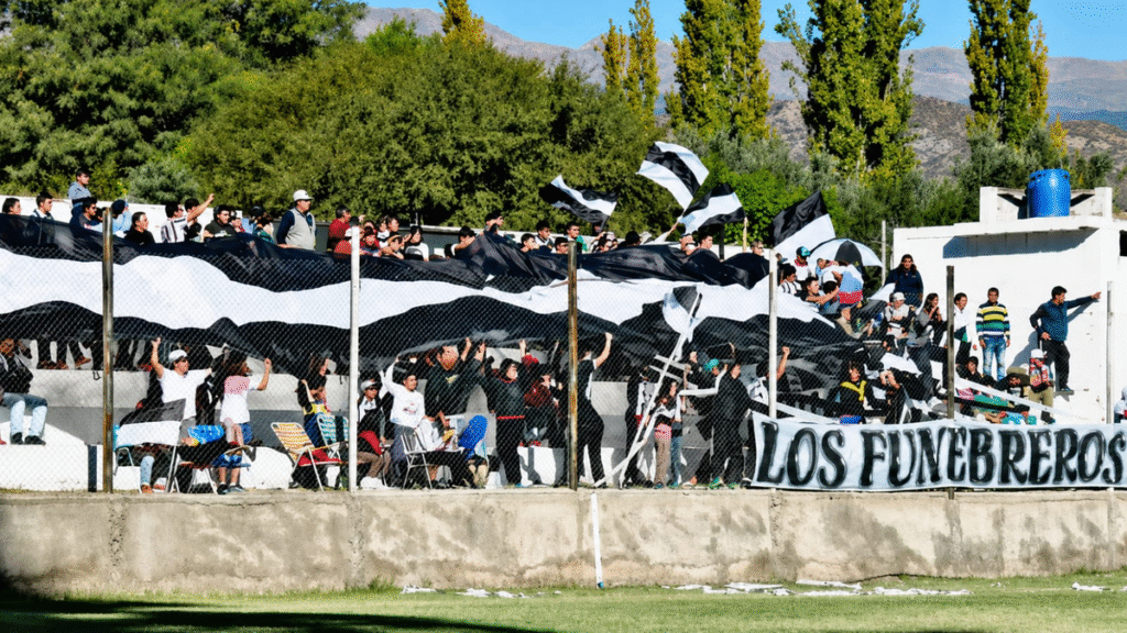 Sancionan a Jorge Newbery: jugará cinco fechas a puertas cerradas por la bandera ofensiva