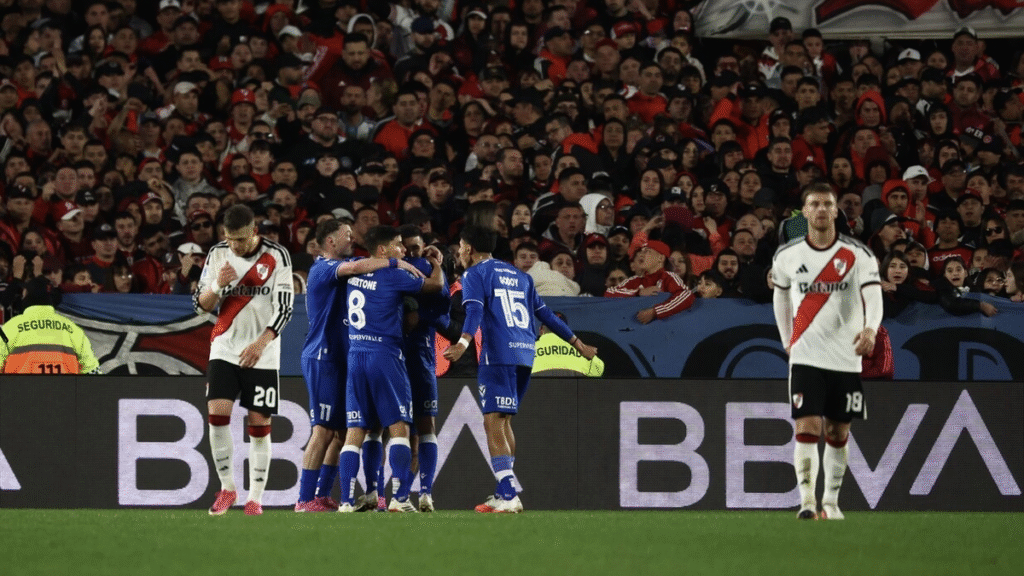 River y Vélez empataron 2-2 en el Monumental tras un partidazo por el Clausura