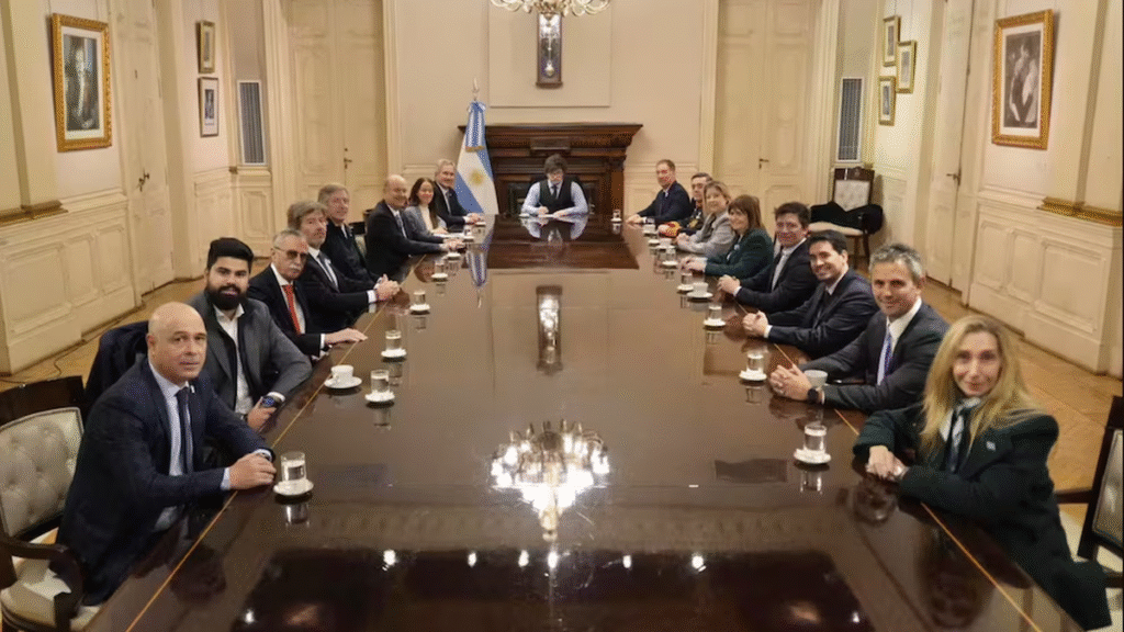 Milei volvió a Casa Rosada y encabeza una nueva reunión de Gabinete Milei volvió a Casa Rosada y encabeza una nueva reunión de Gabinete