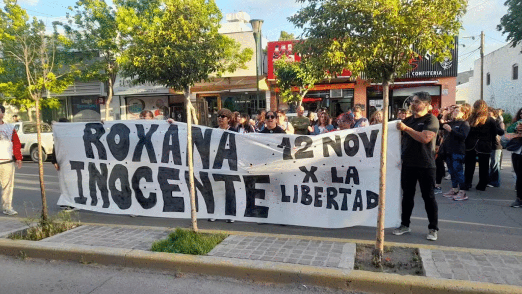 Absolvieron a una docente acusada de abusar de tres alumnos en una escuela de Chubut