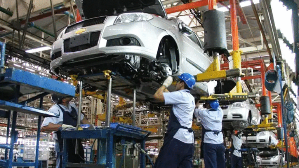 La industria automotriz cayó casi un 7% en el primer semestre