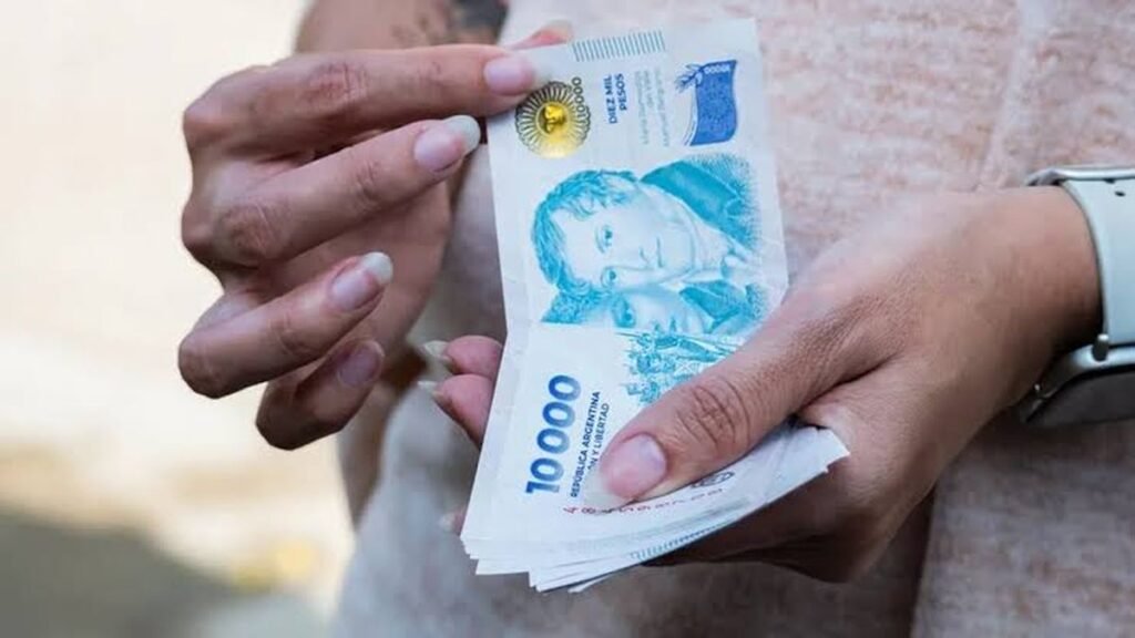 El Gobierno convocó al Consejo del Salario para definir un nuevo salario mínimo