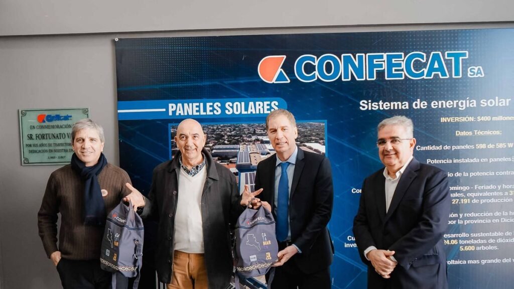 Santilli y Caputo recorrieron CONFECAT junto a Jalil