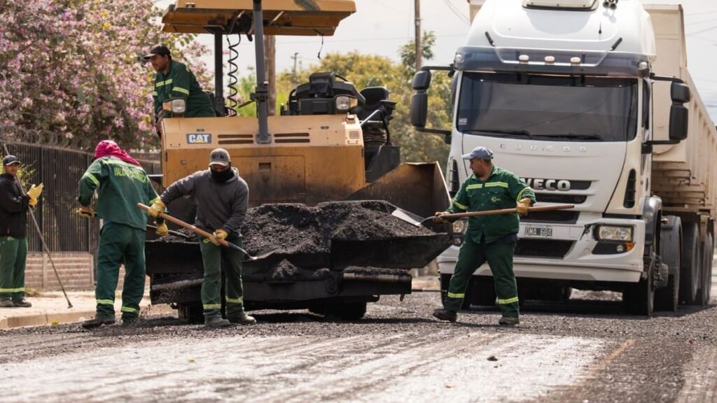 Avanza la pavimentación de la avenida Ocampo en Valle Viejo tras años de reclamos