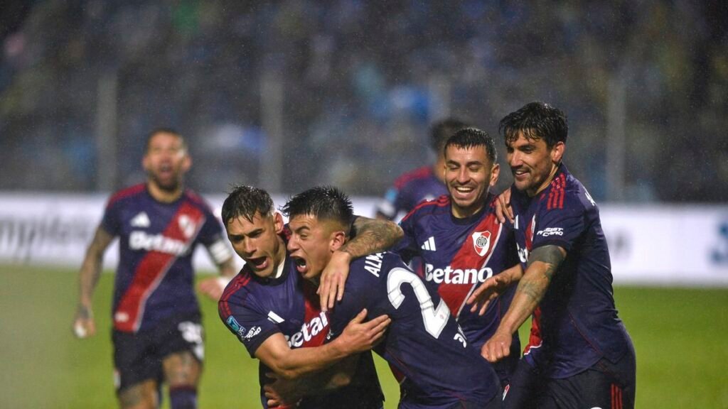 Agónico triunfo de River ante Atlético Tucumán
