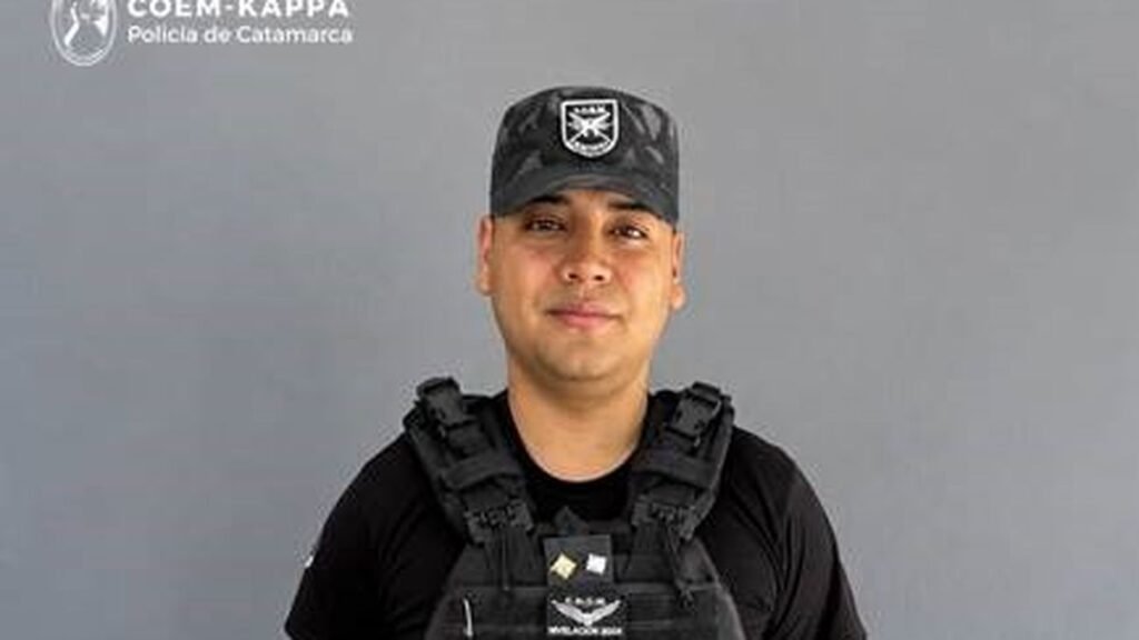 Un policía realizó maniobras de RCP y logró estabilizar a un joven en el barrio Eva Perón