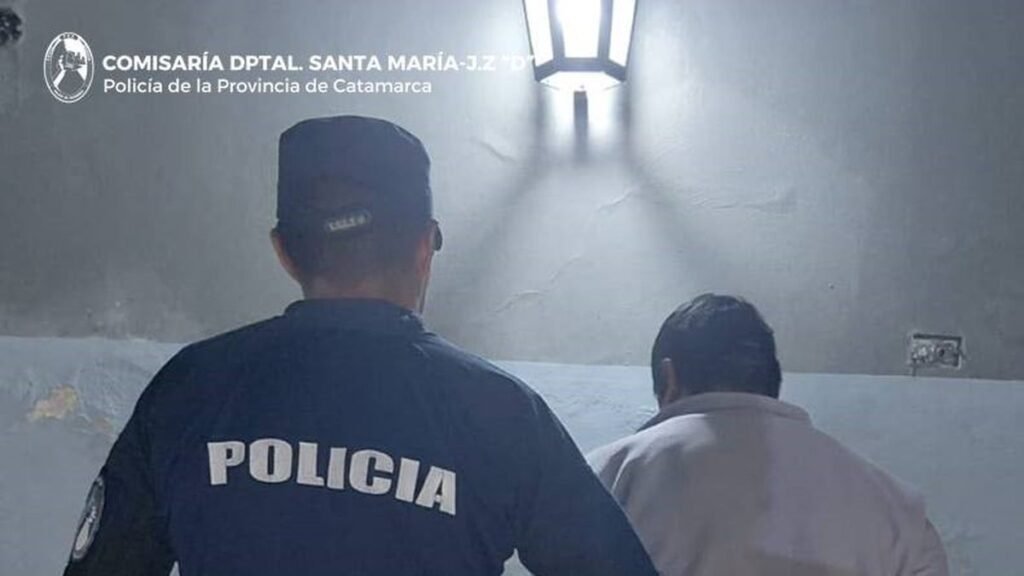 Un conductor en estado de ebriedad chocó en moto e intentó escapar Un conductor en estado de ebriedad chocó en moto e intentó escapar