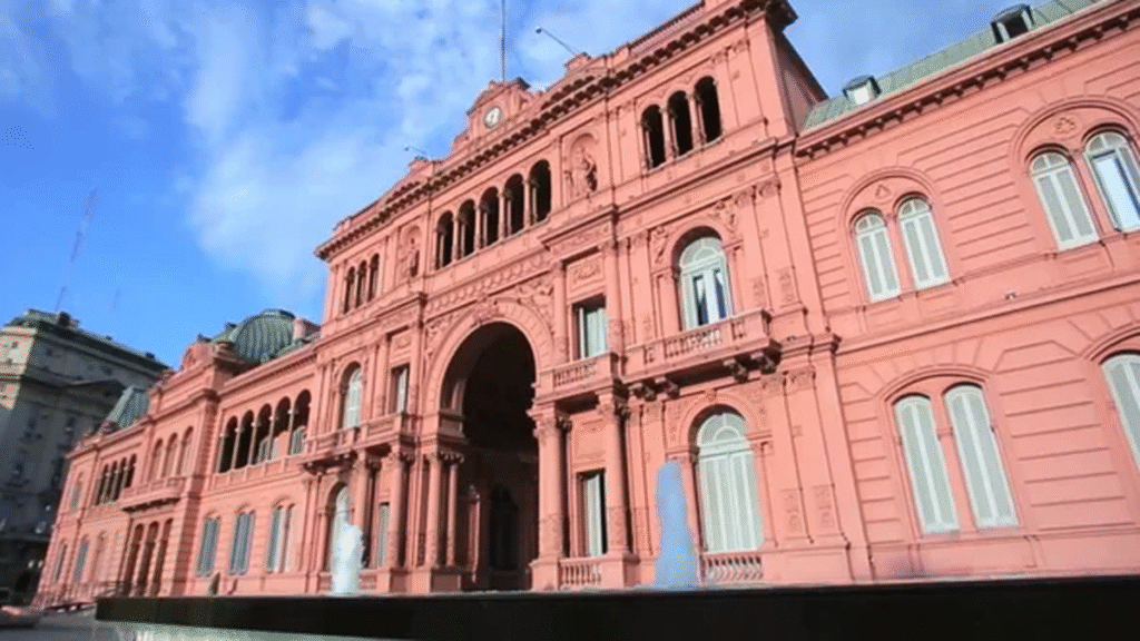 Una policía convulsionó en Casa Rosada y fue trasladada al Churruca en helicóptero