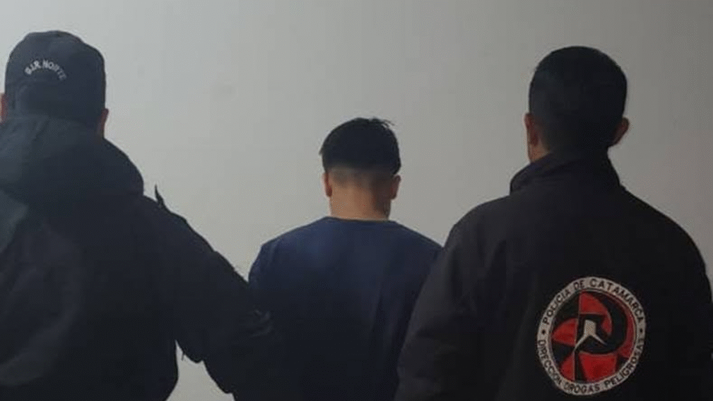 Detuvieron a un joven con marihuana durante un control en Casa de Piedra