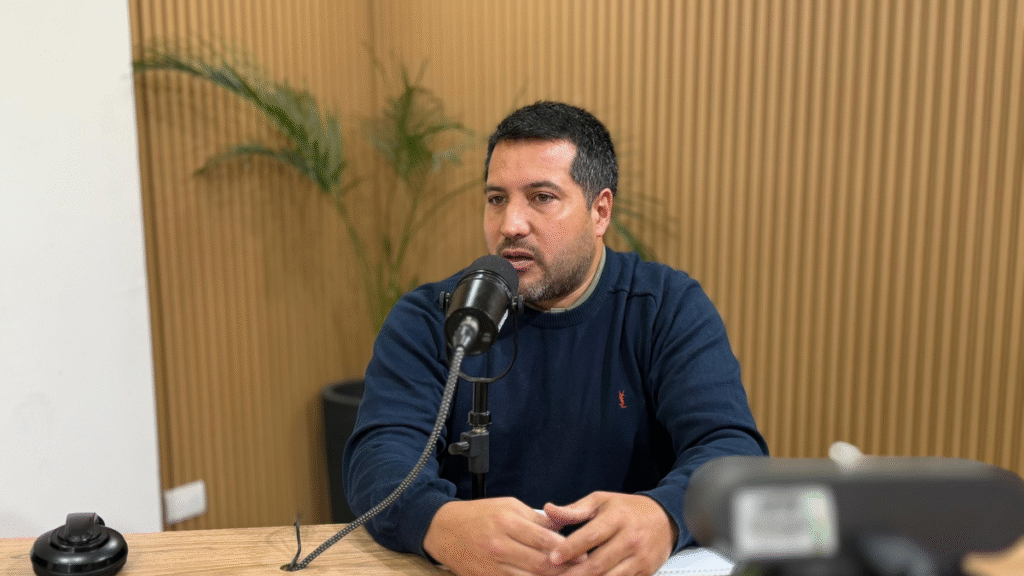 Cisternas cuestionó el rechazo al bono para empleados municipales