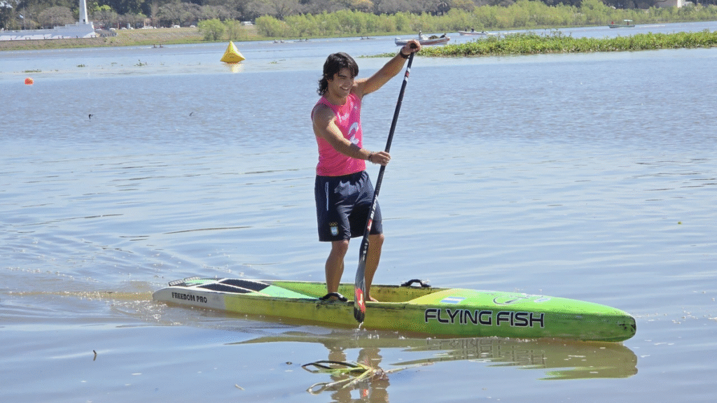 Santino Basaldella fue campeón suramericano en stand up paddle y se clasificó a Lima 2027