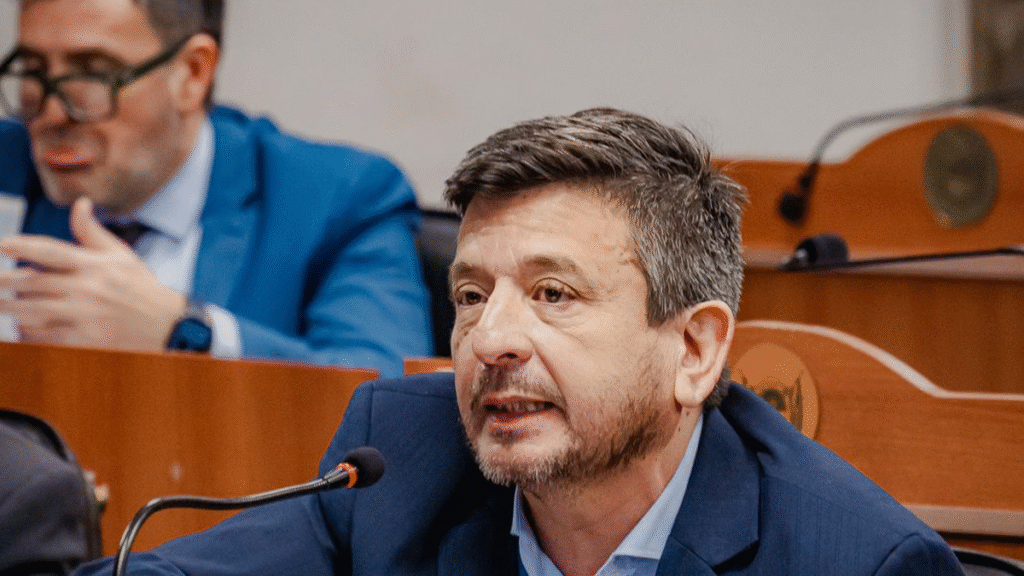 Ledesma salió al cruce de Monti por las facturas de energía eléctrica