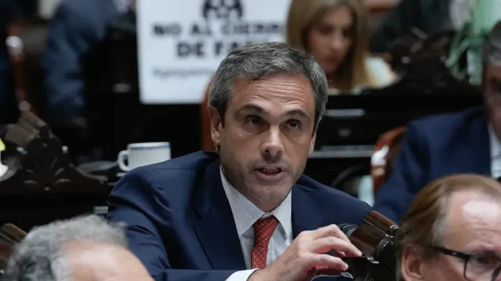 La oposición dobla la apuesta por Malvinas: propone romper el acuerdo fiscal con Reino Unido y revisar el RIGI