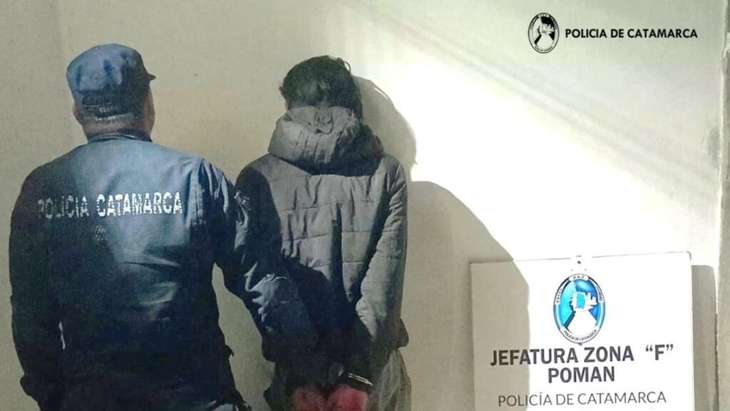 Arrestaron a un joven acusado de agredir y amenazar de muerte a dos policías